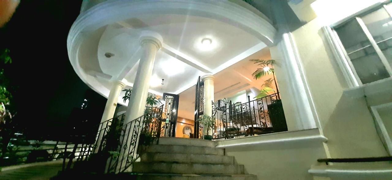 Casa Micarosa Hotel مانيلا المظهر الخارجي الصورة